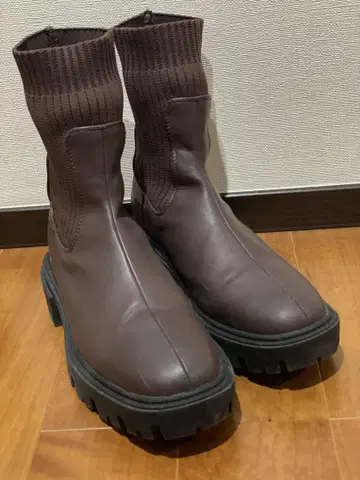 카스타네 삭스 부츠 브라운