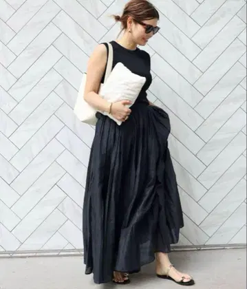 [ 미사용 ] 블랙 쉬폰 플레어 스커트 롱 기장
