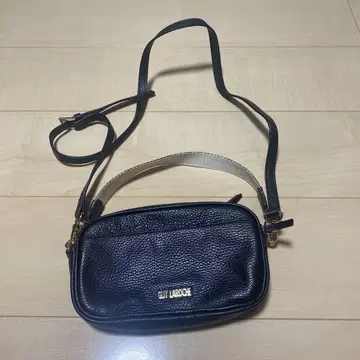 GUY LAROCHE 블랙 숄더백