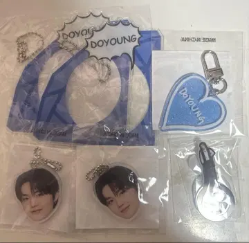 TREASURE 도영 캡슐 토이 캔뱃지 케이스 얼굴 키링