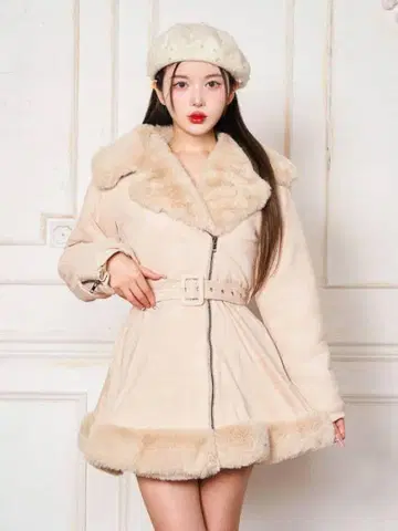 Darich 베이지 인조 모피 A라인 롱 코트