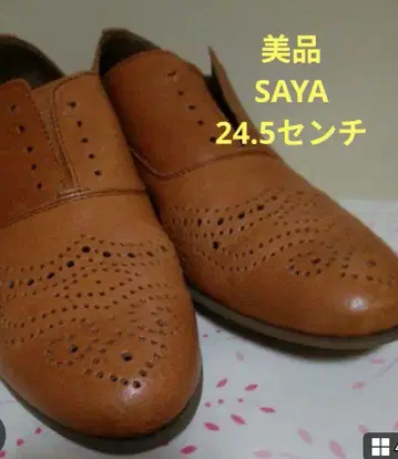 새상품급 SAYA 메달리온 슬립온