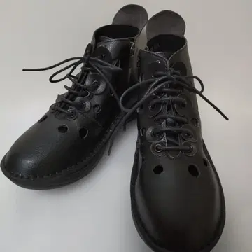 미라이아루키 펀칭 경량 숏부츠 23.5cm 3E 새상품