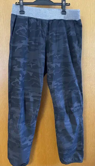 THE NORTH FACE 카모 패턴 나일론 팬츠 NB81795