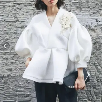 SMILE ORCHID 벌룬 소매 상의