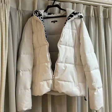 화이트 다운