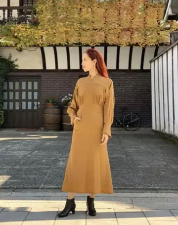 Mame Kurogouchi 울 조젯 원피스 (카멜)