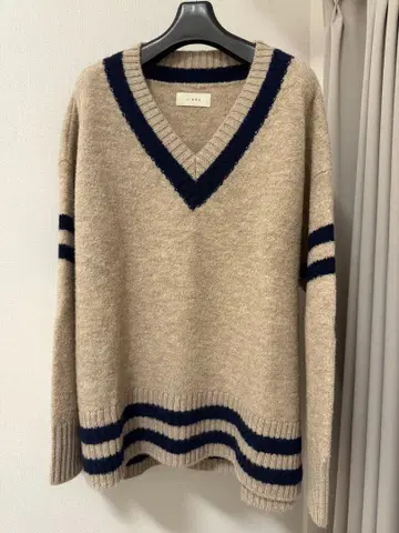 JieDa/지에다 OVER V-NECK KNIT