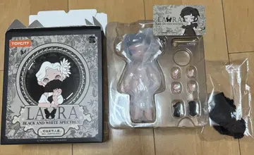 TOYCITY LAURA 블랙 화이트