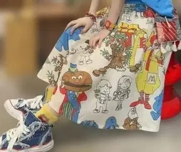 맥도날드 캐릭터 플리츠 롱 스커트