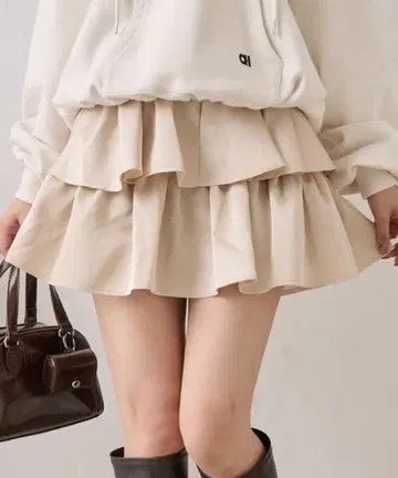 새틴라이크 프릴 티어드 미니 스커트