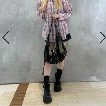 WEGO 데님 스터드 숄더백