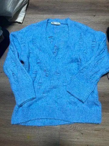 가격 인하 ZARA 라이트 블루 니트 스웨터 EU 36