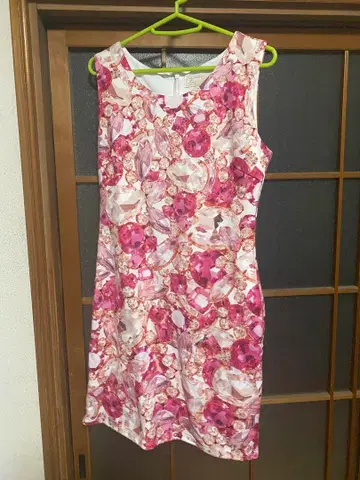 에밀리아 위즈 슬리브리스 미니 원피스 M