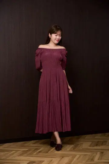 Two-Way Gathered Flare Dress rouge