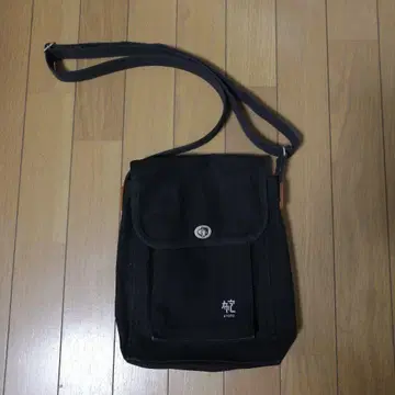 신잔로 캔버스 숄더백
