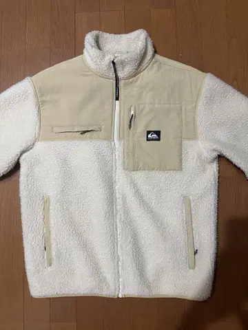Quiksilver 플리스 자켓 화이트 베이지