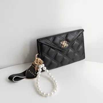 RANDA 퀼팅 디자인 프래그먼트 케이스 블랙