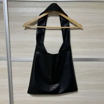 리메일 토트백 블랙