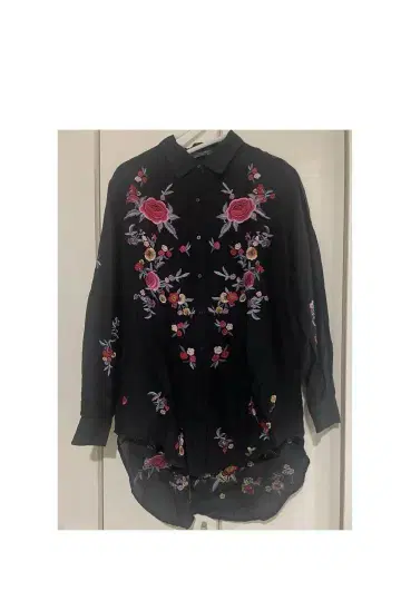 ZARA WOMAN 코튼 자수 셔츠