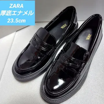 ZARA 통굽 에나멜 로퍼 블랙 23.5cm
