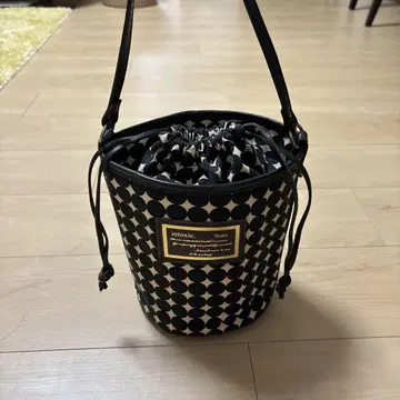인톡시 버킷 백