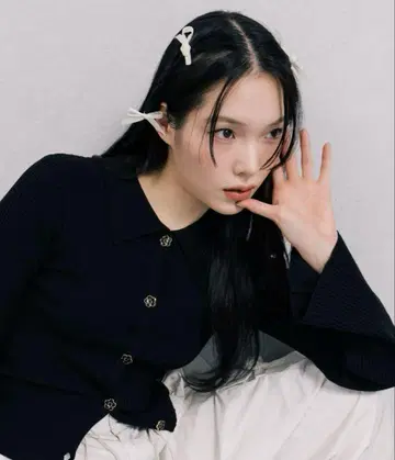 마리콴트 플라워 모티브 버튼 폴로 니트 가디건