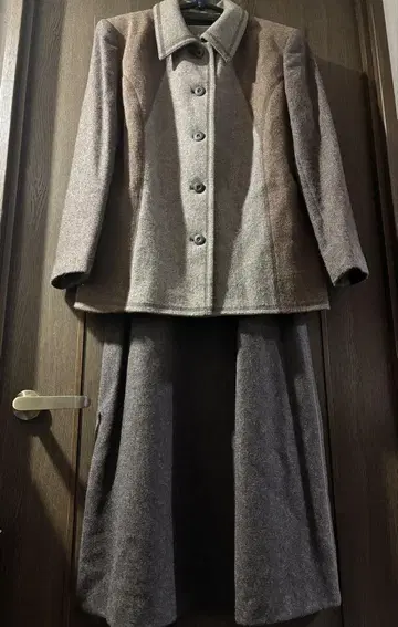 Lala 에프비 & MADAME SONALE 브라운 계열 울 혼방 셋업