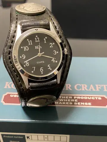 KC,s 손목시계