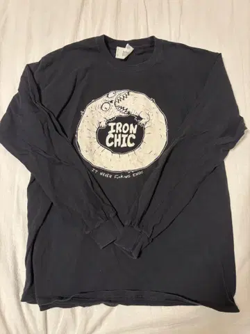 IRON CHIC 블랙 롱 슬리브 T셔츠 L