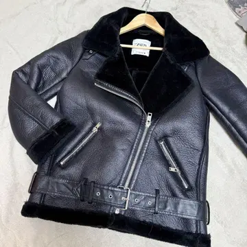ZARA 블랙 무스탕 코트