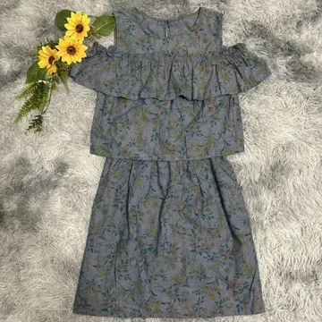 새상품급 JILLSTUART 셋업 꽃무늬 프릴 오프숄더 M