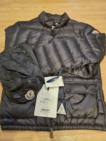 새상품급 MONCLER LANS GIUBBOTTO 블랙 다운 자켓