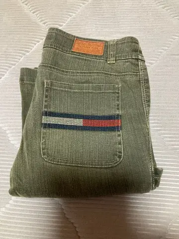 TOMMY GIRL 올리브 그린 부츠컷 데님