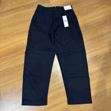 유니클로 +j 울 블렌드 턱 팬츠 네이비 76