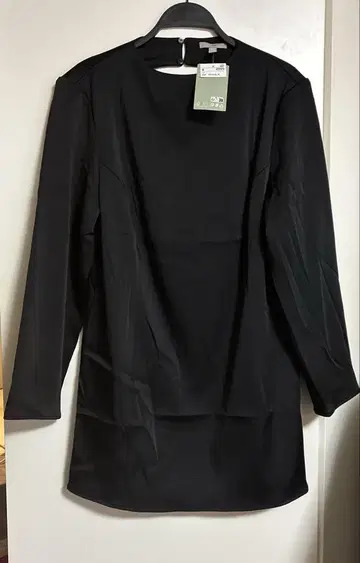 미사용 새상품 H&M 블랙 새틴 백 오픈 미니 드레스 원피스 L