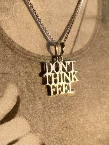 IN-PUT-OUT DON'T THINK FEEL 목걸이