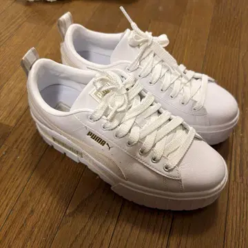 PUMA 메이즈 MAYZE 23.5cm 베이지&화이트 통굽 스니커즈