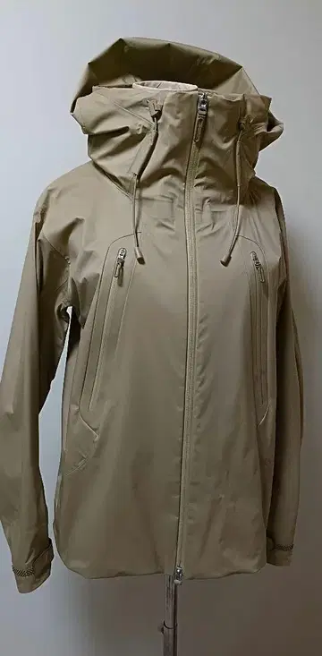 DESCENTE ALLTERRAIN JACKET CREAS