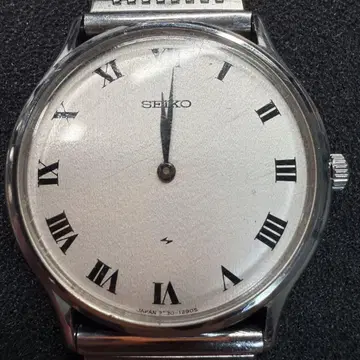 SEIKO 2220-0480 2침 샤리오 손목시계