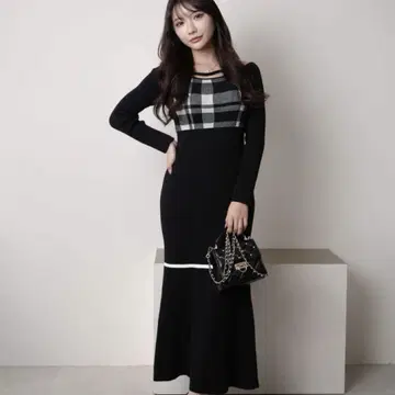 체크 자카드 오프숄더 머메이드 원피스 BLK