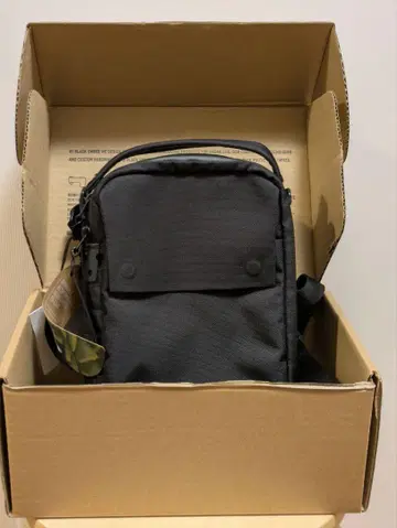 BLACK EMBER Kompak 숄더백