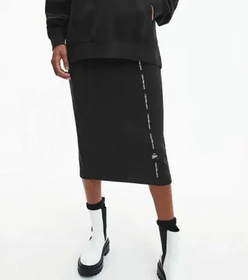 캘빈 Calvin Klein 블랙 리피트 로고 미디 스커트