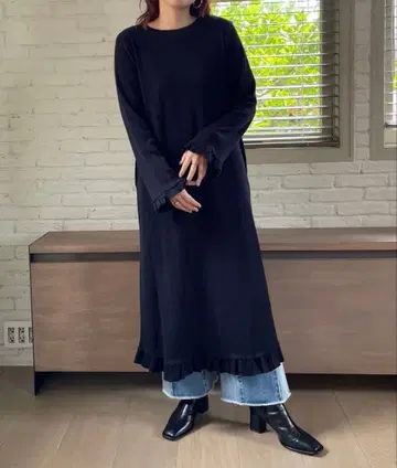 LOWRYSFARM 컷 프릴 원피스 블랙