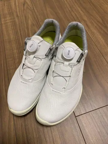 새상품급 ecco 고어텍스 골프화 여성용 화이트 24.5cm