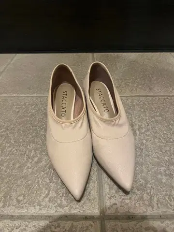 여성용 펌프스 아이보리 스태커토
