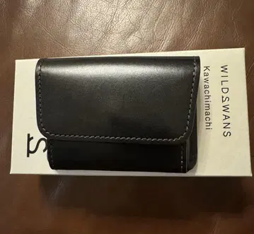 새상품급 WILDSWANS 아서 새들 풀업 블랙 동전 지갑 텅