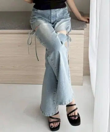 사이드 트임 플레어 데님