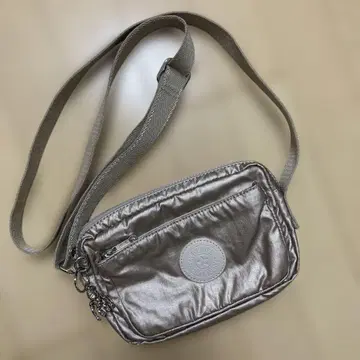 kipling 실버 숄더백
