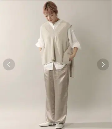 에이미 로우 백 오픈 니트 베스트 베스트